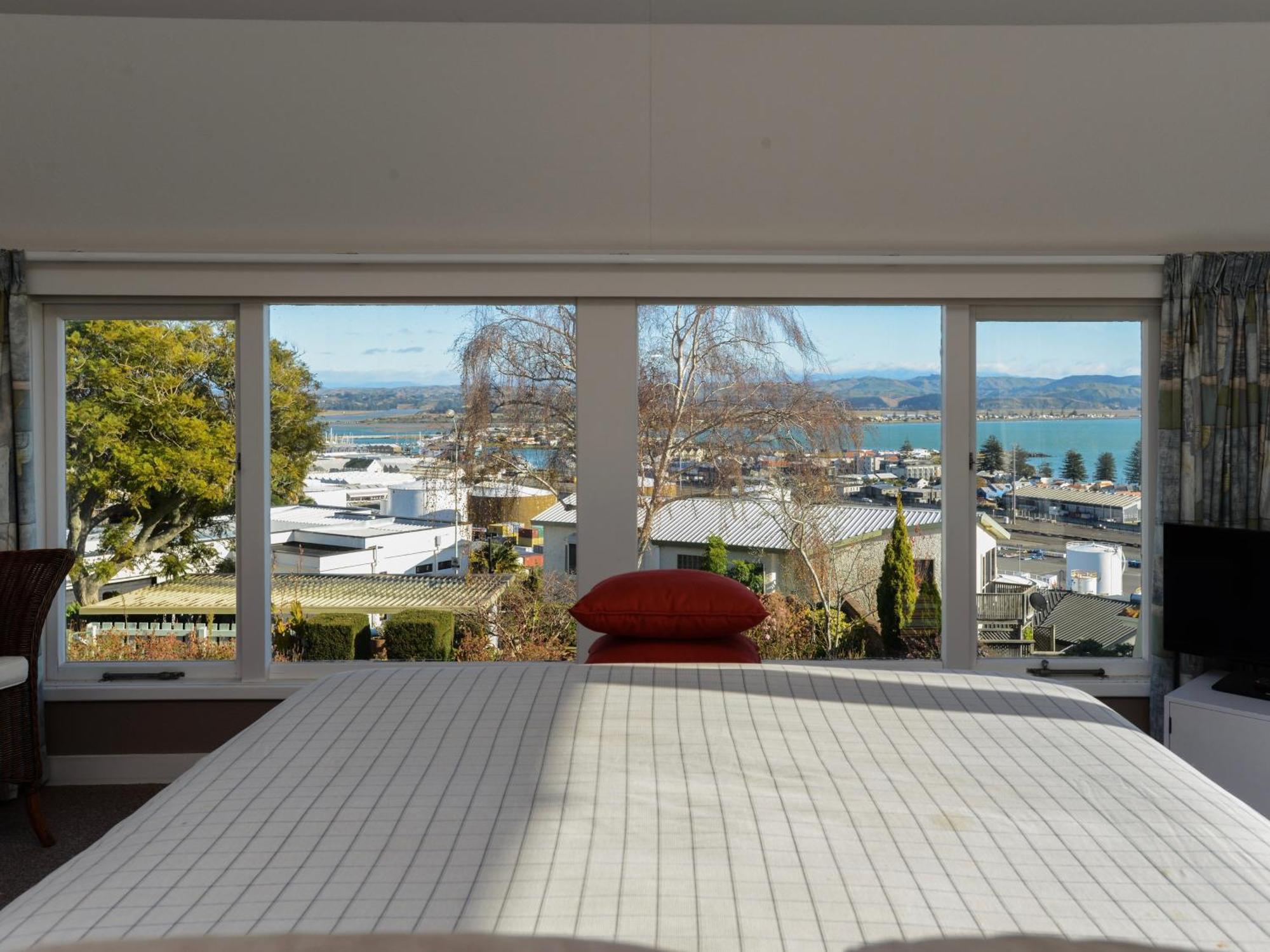 Jacaranda Lodge - Napier Hill Holiday Home Екстериор снимка